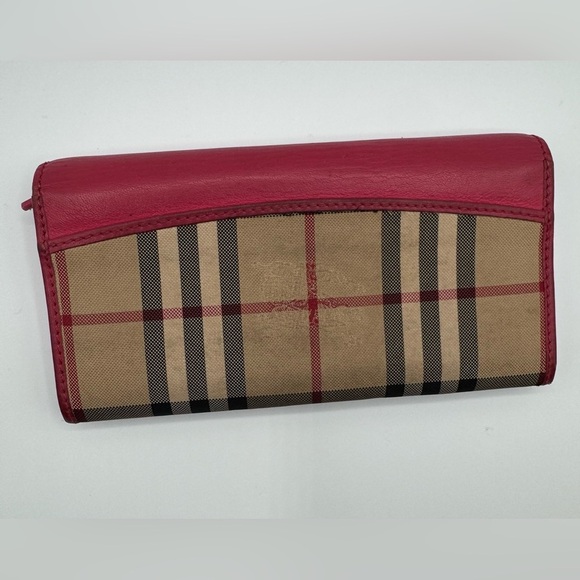 Burberry Wallet with Unbranded Chain | Overall Good Condition - Picture 12 of 12